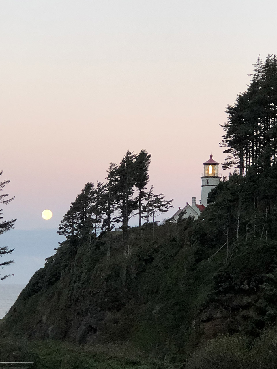 Heceta Head Lighthouse, Oregon Coast photo courtesy of Travel Oregon
