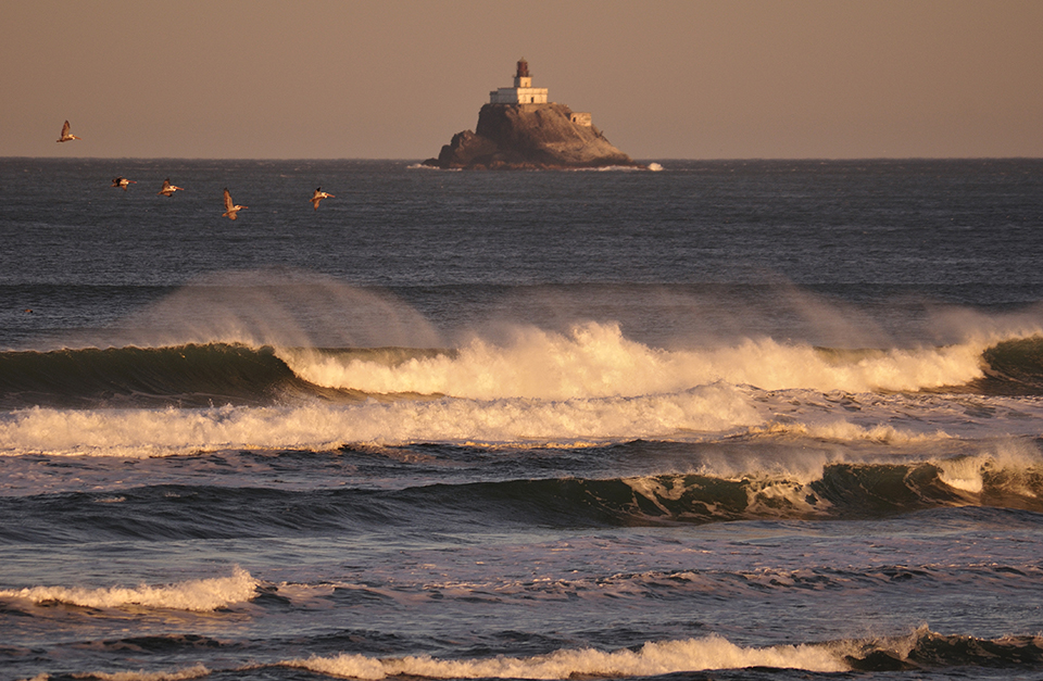 Tillamook Rock Lighthouse Cannon Beach Oregon photo by Christian Heeb