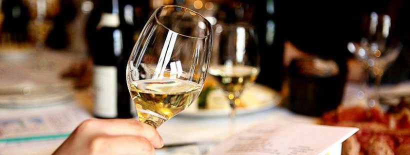 (Wine) Tasting Room Associate Hospitality Course Level 100